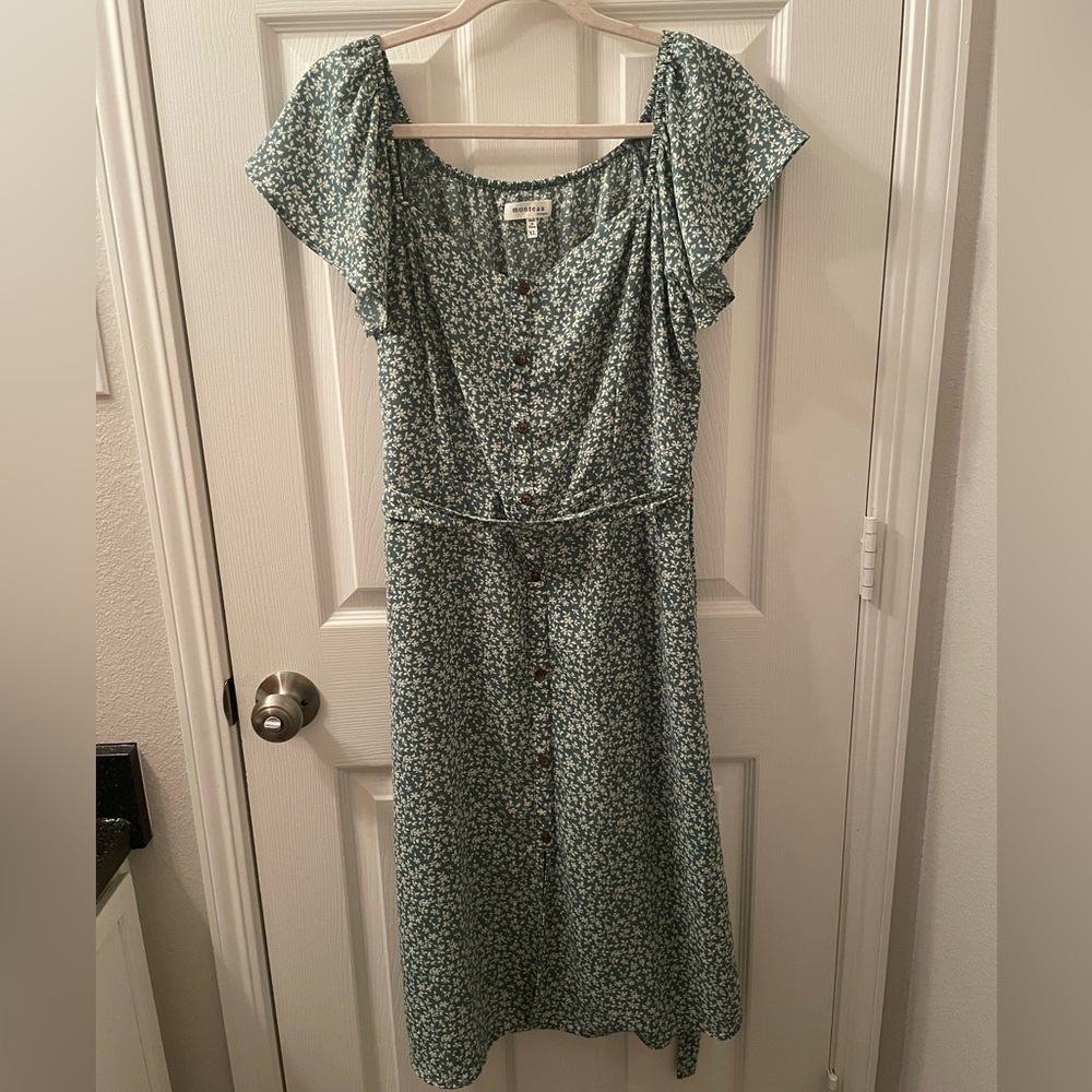 Monteau Green Buttoned Dress